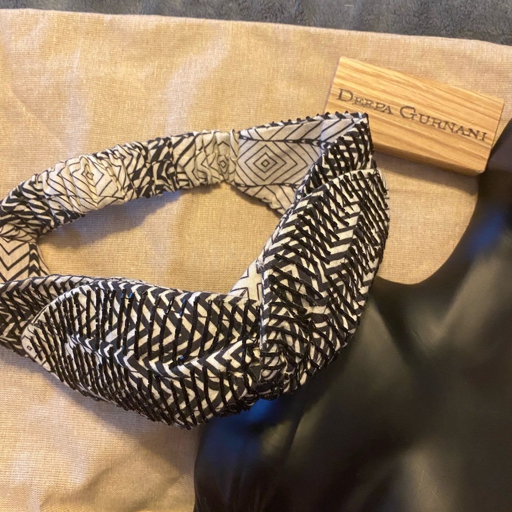 Black/white beaded headband